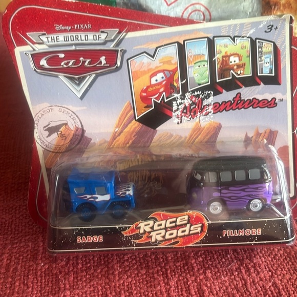 Disney PIXAR World of Cars MINI ADVENTURES Race Rods SARGE FILLMORE 2 Pack 2008 - Picture 1 of 2